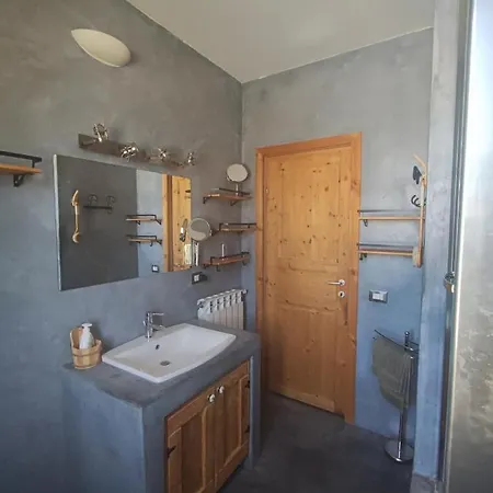 Natalia: Panoramic Terrace Retreat Near Apartment