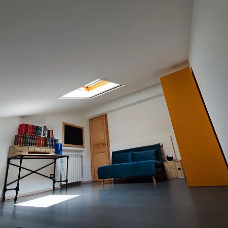 Apartment Natalia: Panoramic Terrace Retreat Near