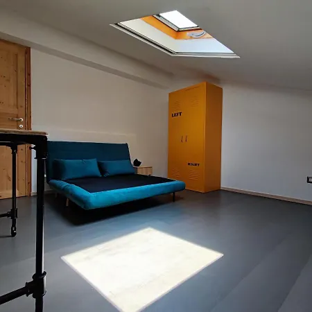 Natalia: Panoramic Terrace Retreat Near Apartment