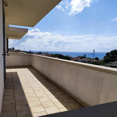 Natalia: Panoramic Terrace Retreat Near