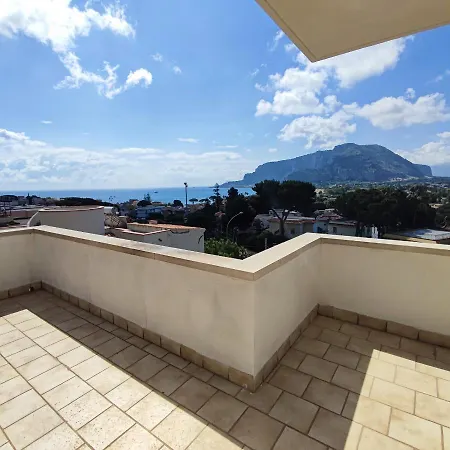 Natalia: Panoramic Terrace Retreat Near Mondello