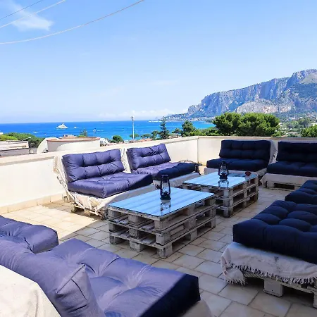 Apartment Natalia: Panoramic Terrace Retreat Near